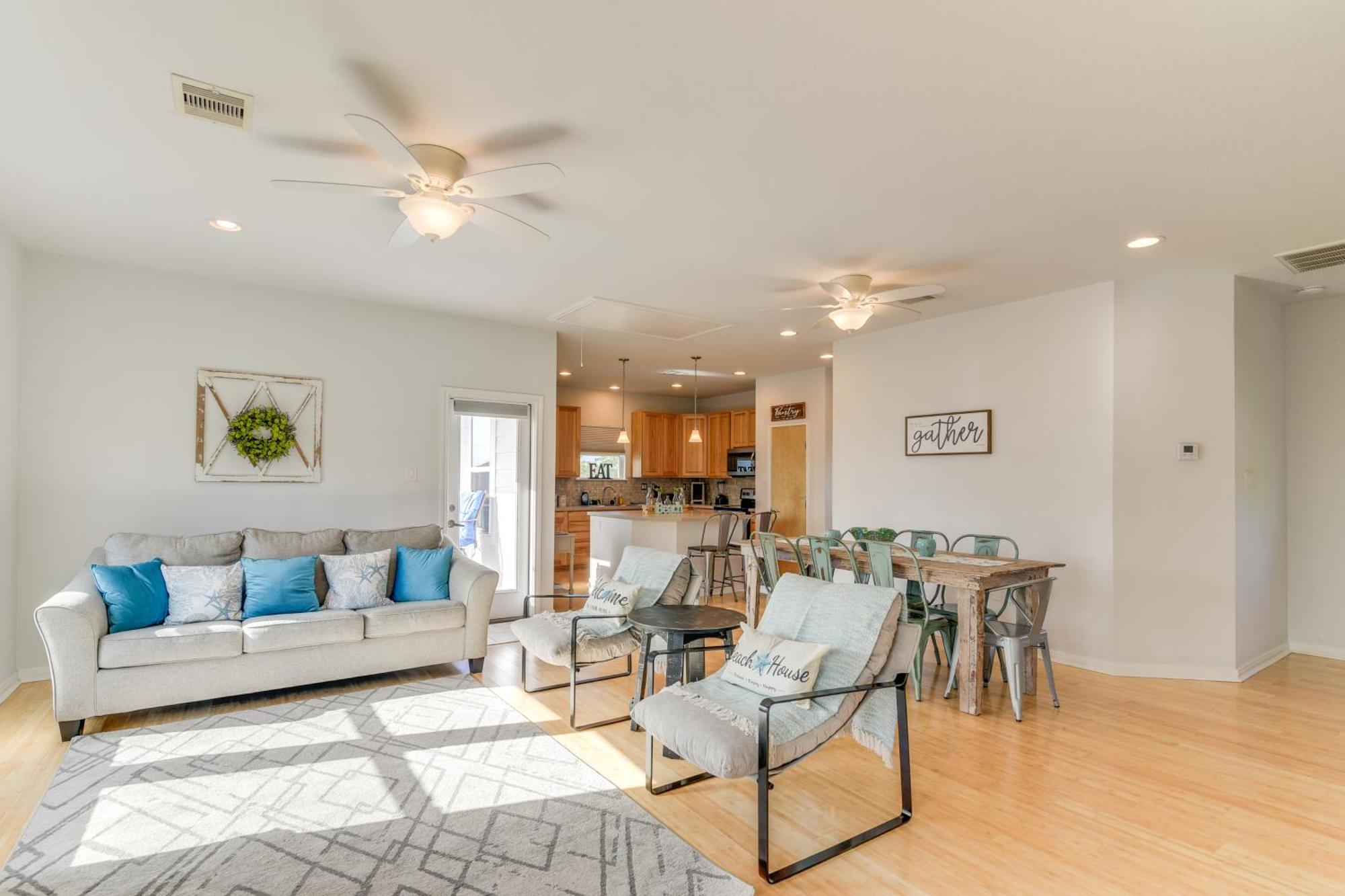 Holiday home Getaway With Balconies And Bay Views! *