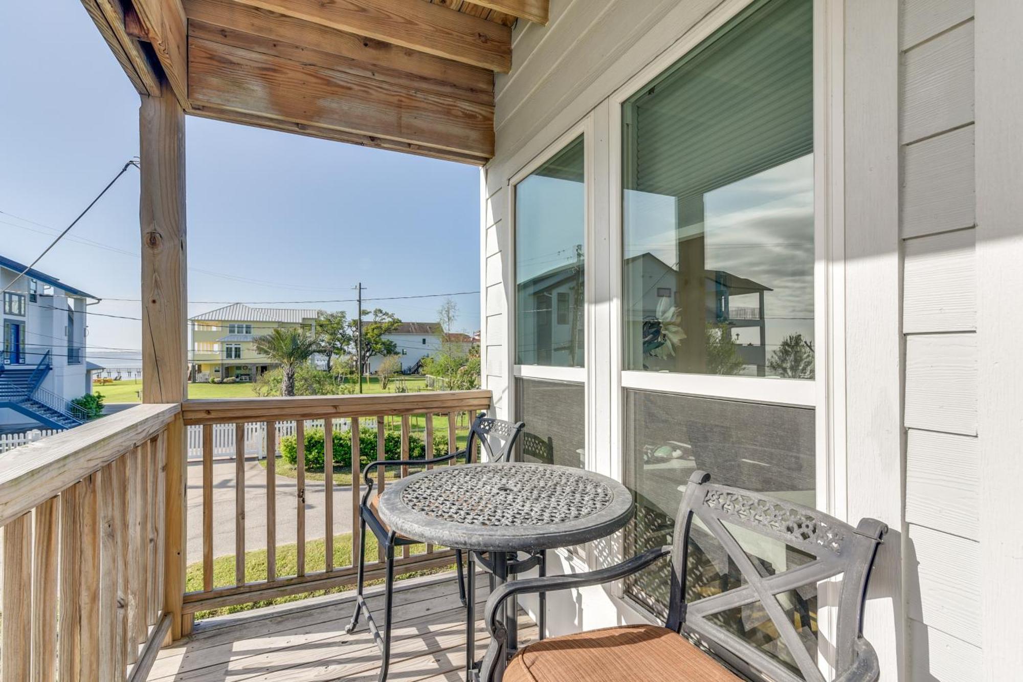 Getaway With Balconies And Bay Views! Holiday home *