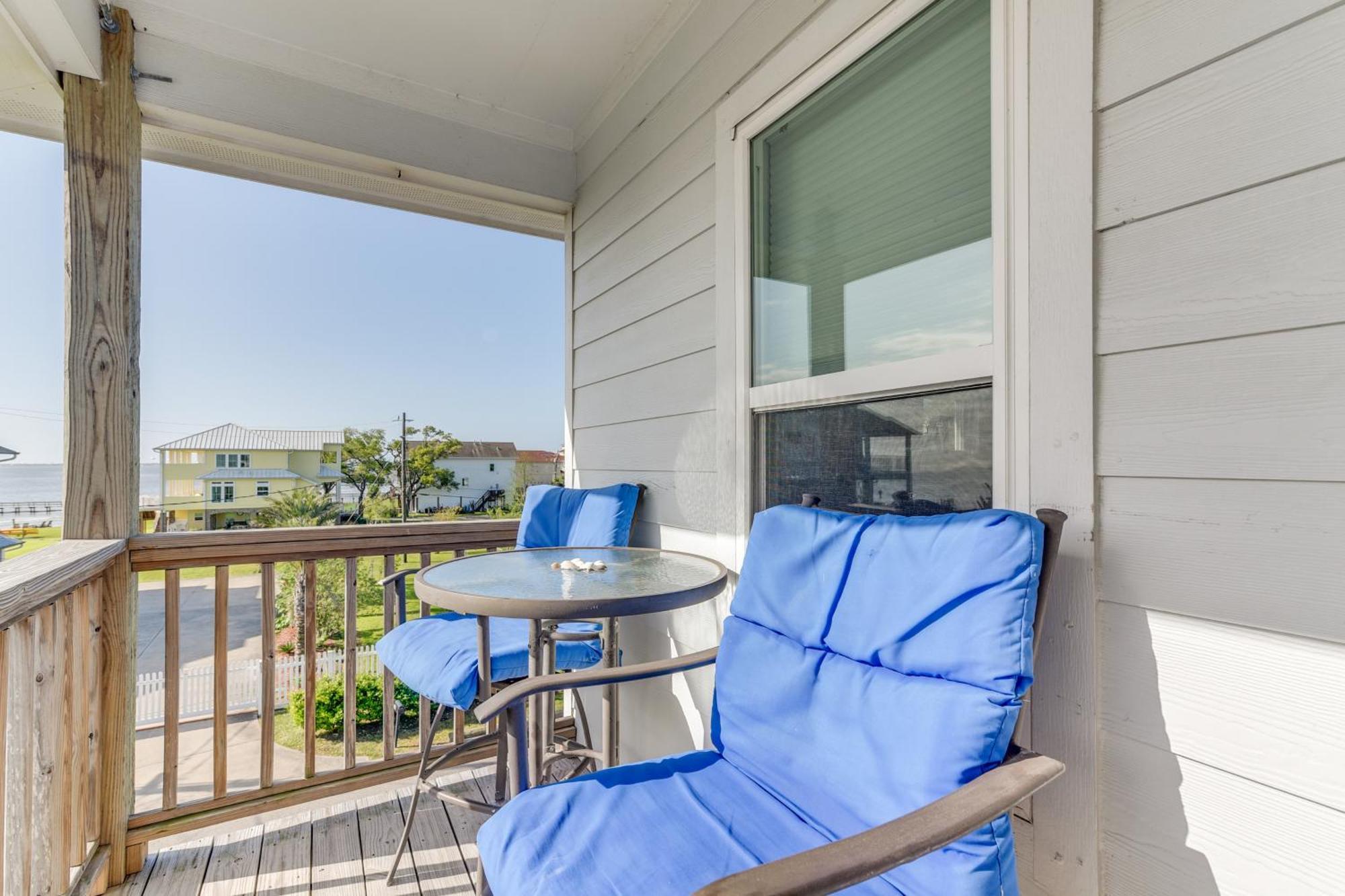 Getaway With Balconies And Bay Views! * Seabrook